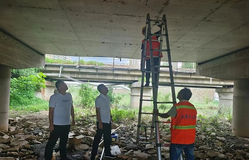 河北秦皇島五座公路橋梁裝上（shàng）技術性橋梁健康監測預警（jǐng）係統